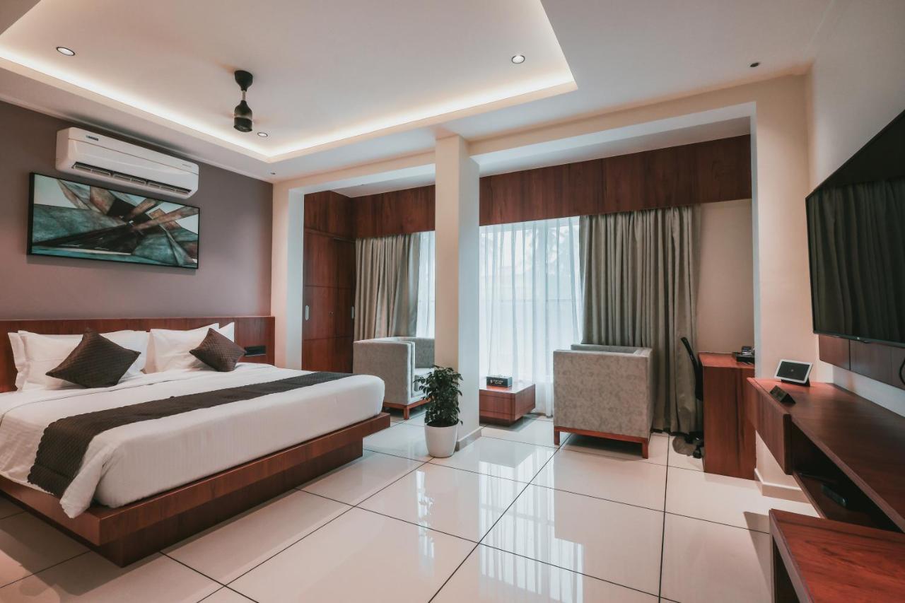 Fortview Suites Kasaragod Bagian luar foto