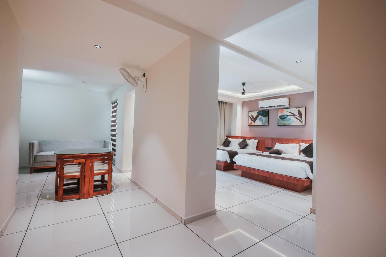 Fortview Suites Kasaragod Bagian luar foto